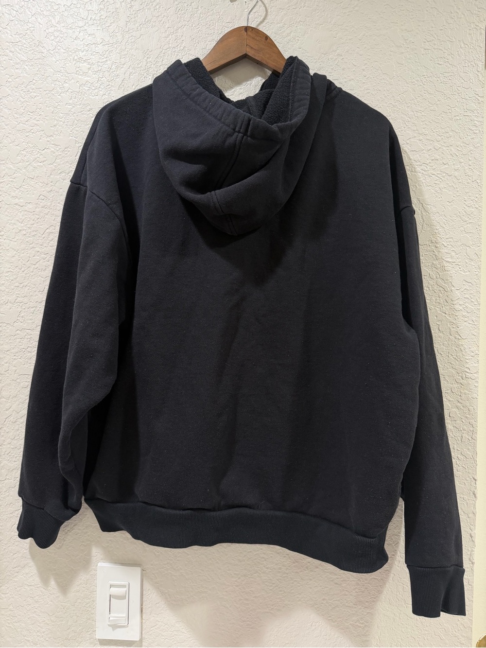 Alo Yoga Accolade Hoodie - Black Size Large - Picture 5 of 8